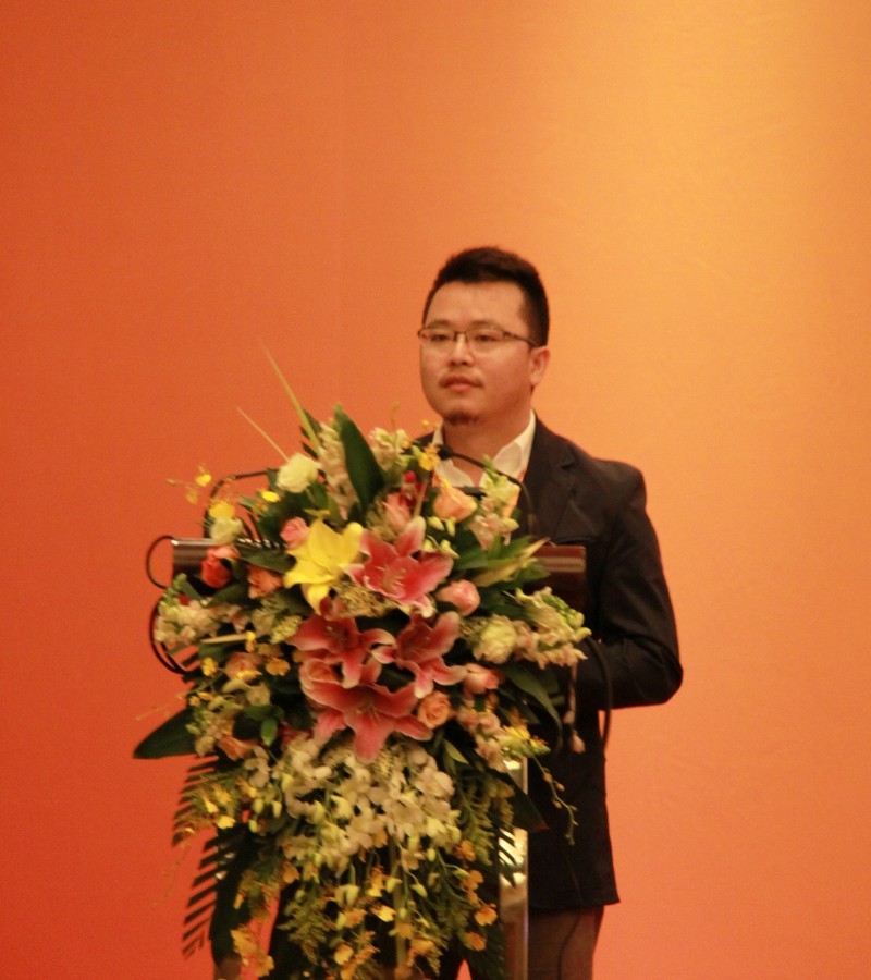 趣游董事长_湖南趣步董事长图片(2)
