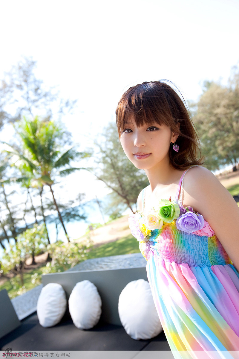清纯靓丽的彩裙美女可爱写真