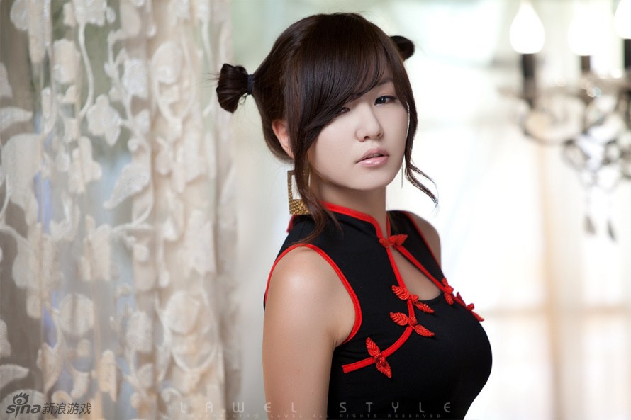 韩国性感车模柳智惠旗袍包子头萌倒一片