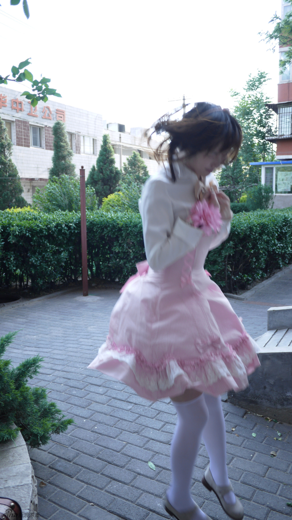 cosplay专辑 > 柳未来萌系少女洋装写真  支持   键翻阅图片 全屏观看