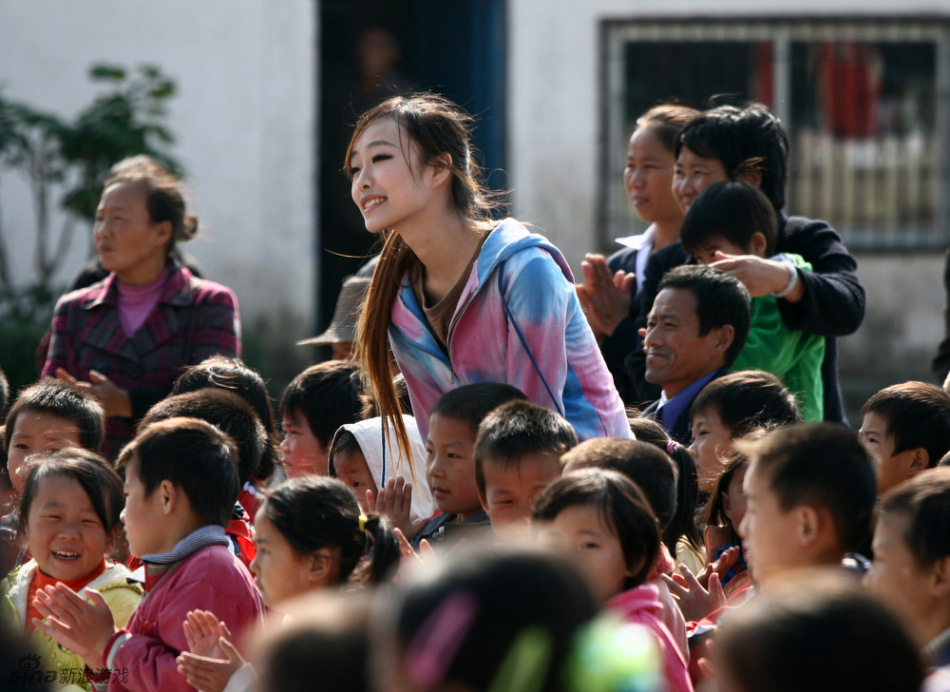 吴语晴希望小学公益活动