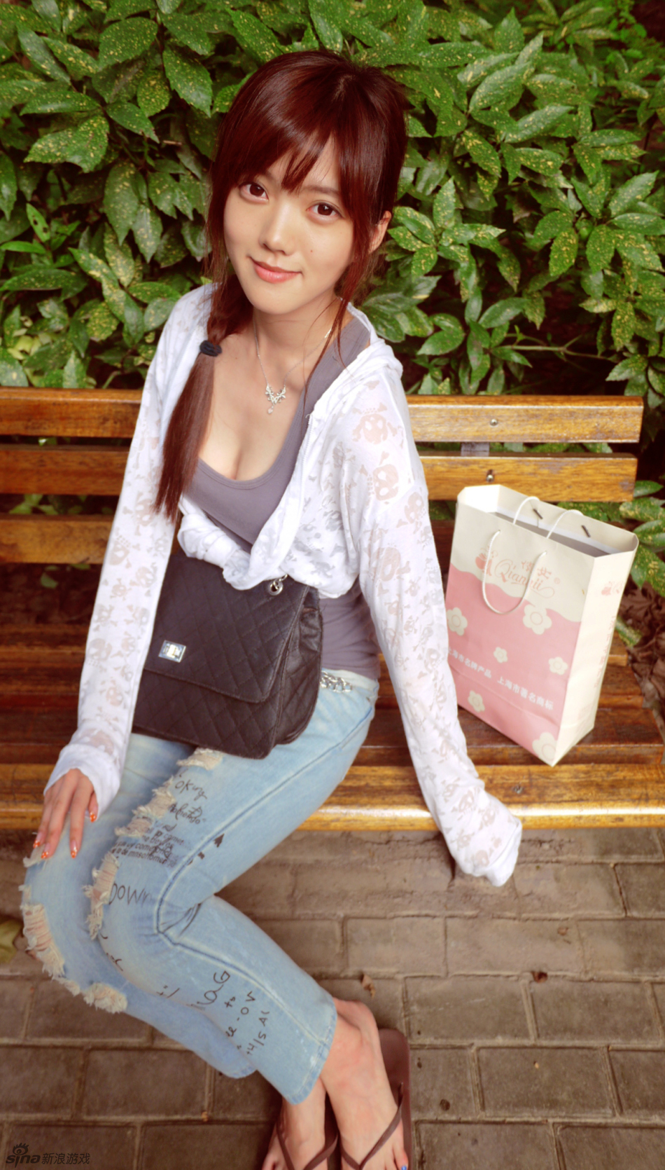 魏彦妮外景拍摄