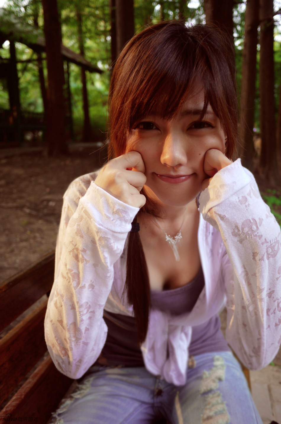 魏彦妮外景拍摄