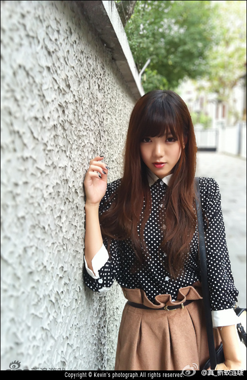 魏彦妮外景拍摄