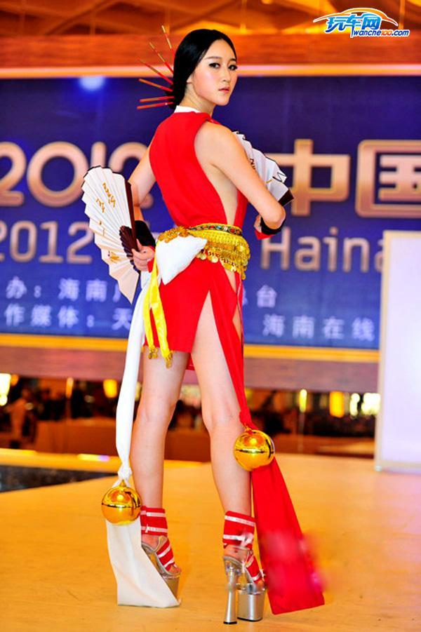 湿露露吴稀儿不知火舞装火辣上阵