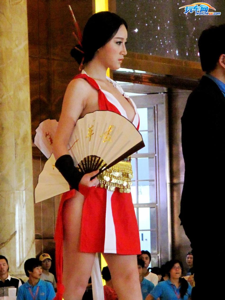 湿露露吴稀儿不知火舞装火辣上阵