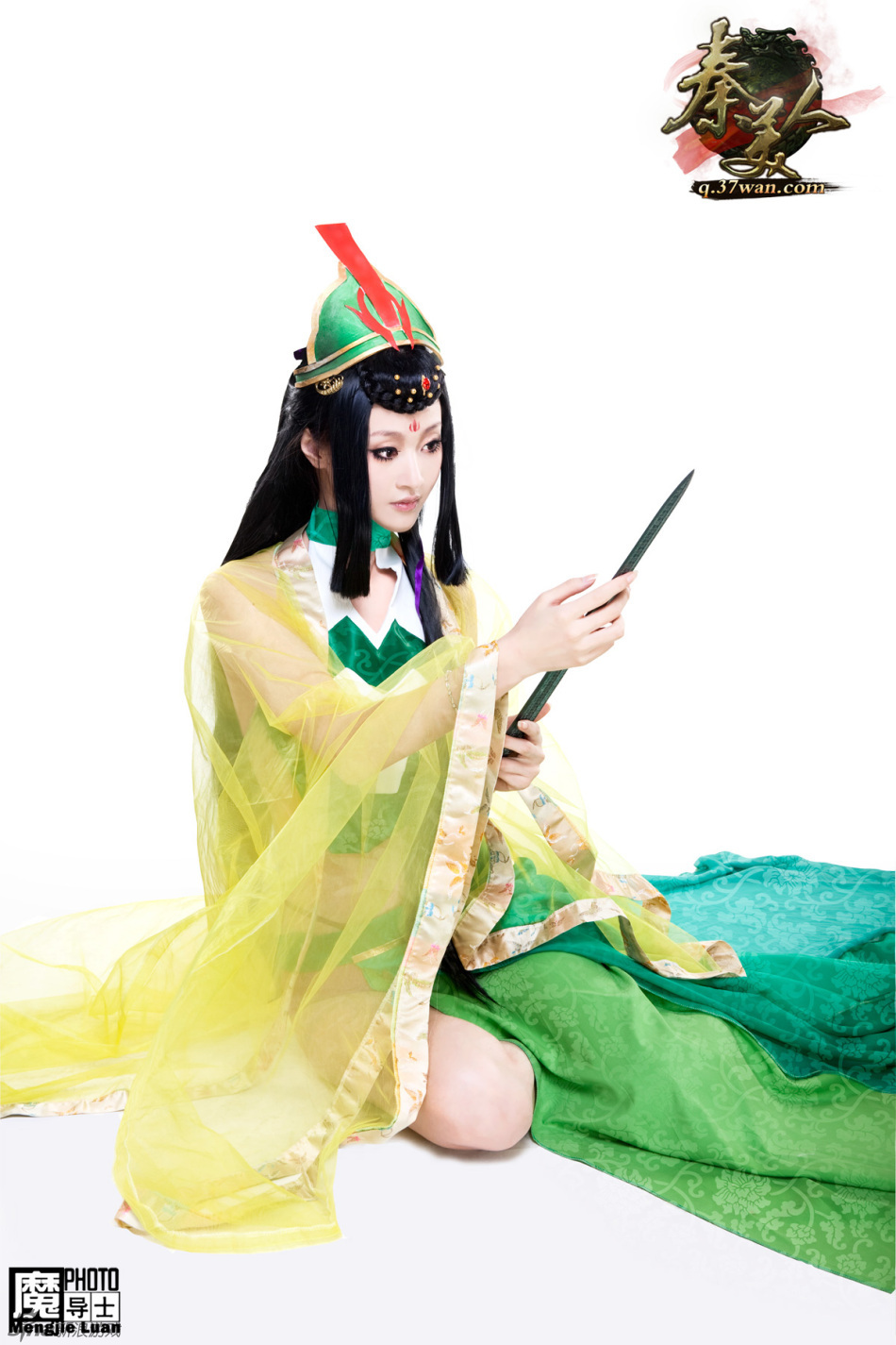 《非诚勿扰》女嘉宾裸背t裤cos《秦美人》