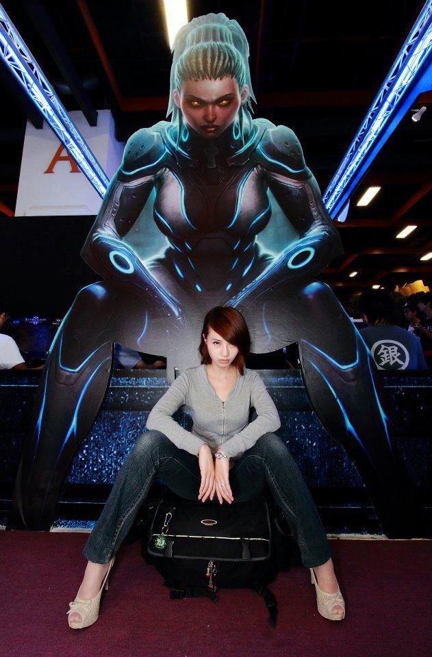 美女解说立蓁cos星际争霸2幽灵兵