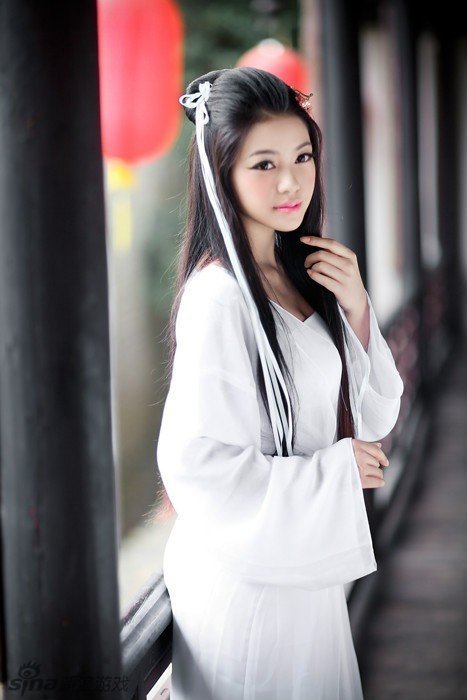 寻找梦中杨过 冷艳美女coser化身白衣小龙女