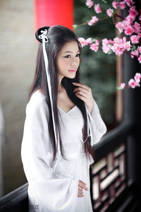 寻找梦中杨过 冷艳美女coser化身白衣小龙女