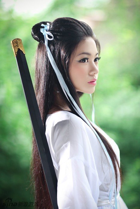 寻找梦中杨过 冷艳美女coser化身白衣小龙女