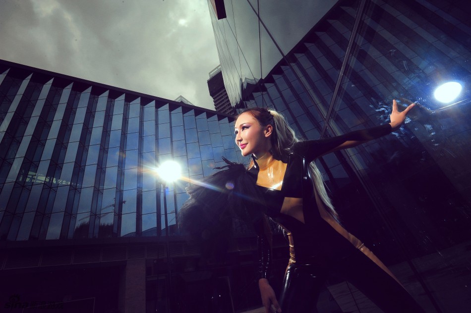 杜奕霏猫女户外写真