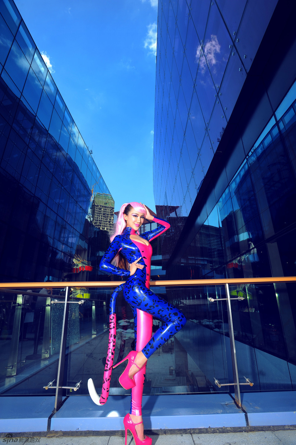 杜奕霏猫女户外写真