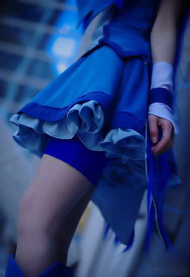 无下限!摄影大师专拍coser裙底风光