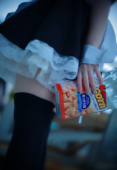 无下限!摄影大师专拍coser裙底风光