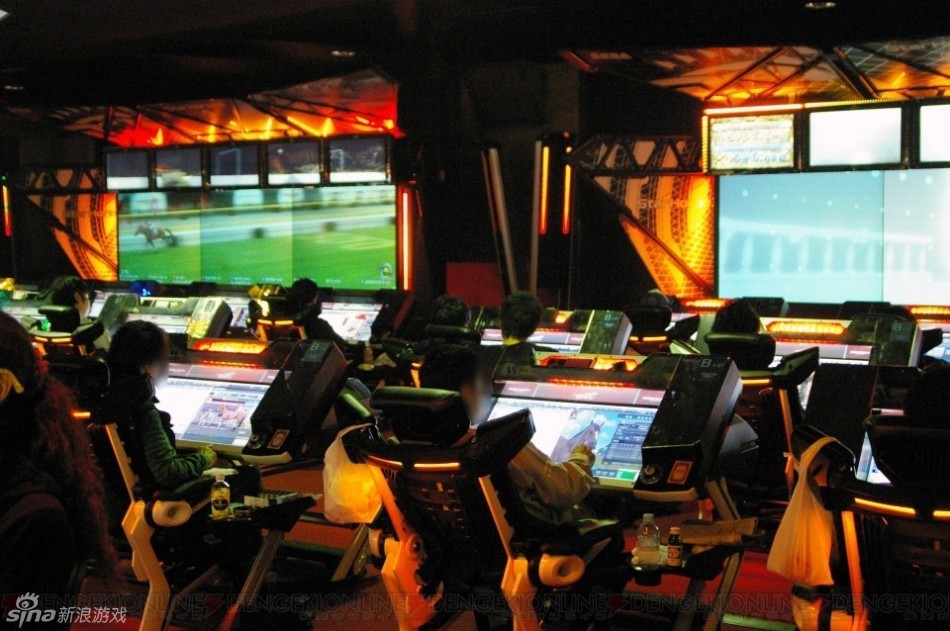 日本游戏厅再现香港黑窝九龙寨