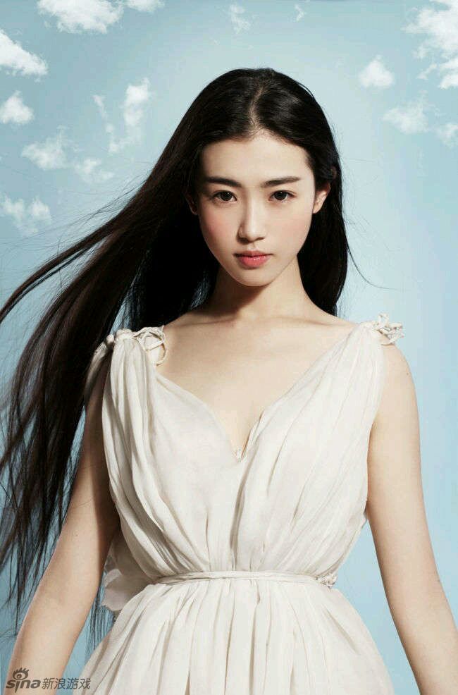 美女张辛苑玩cos扮性感冰女