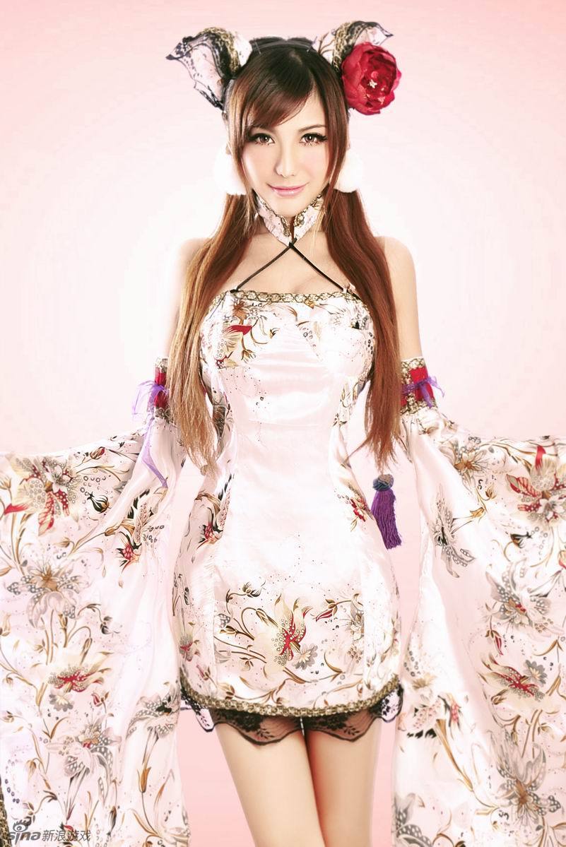 鸿衣羽裳似神仙中樱桃曹安娜鸾姿凤态赛左慈