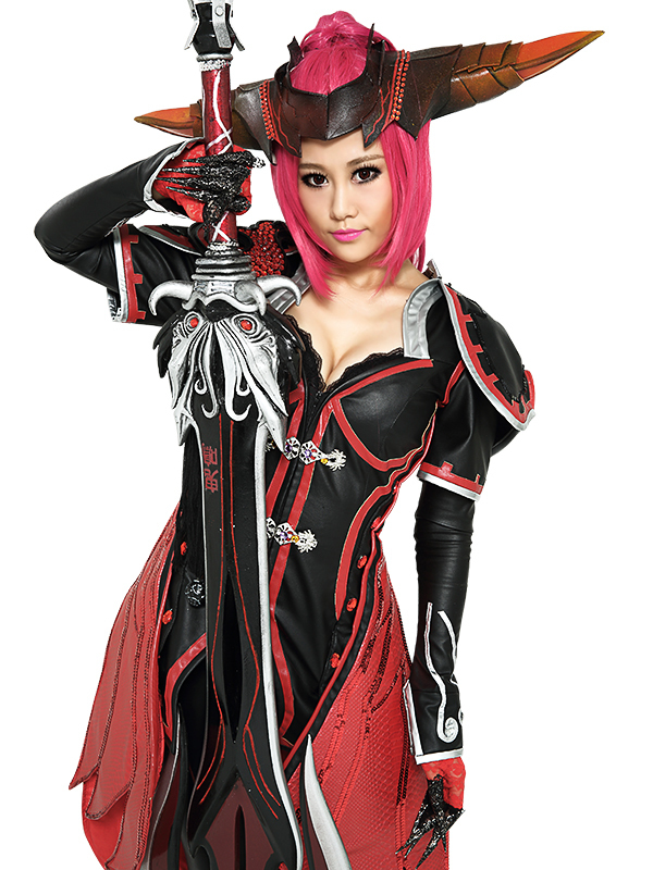 好美艳 剑灵天族女剑士赤蛇装cos组图欣赏