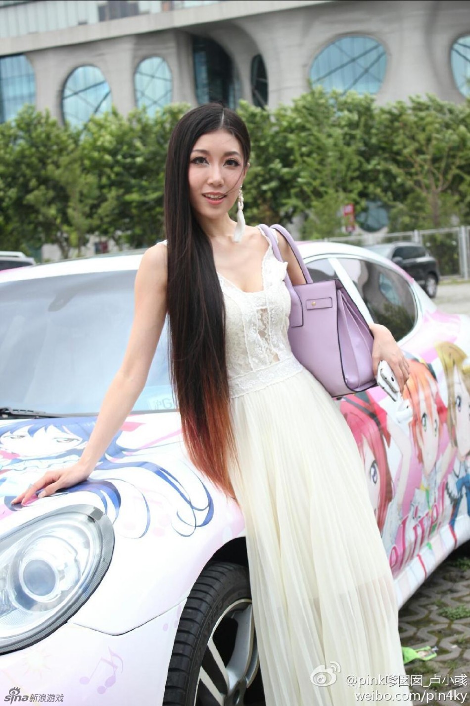 人气女郎卢小彧