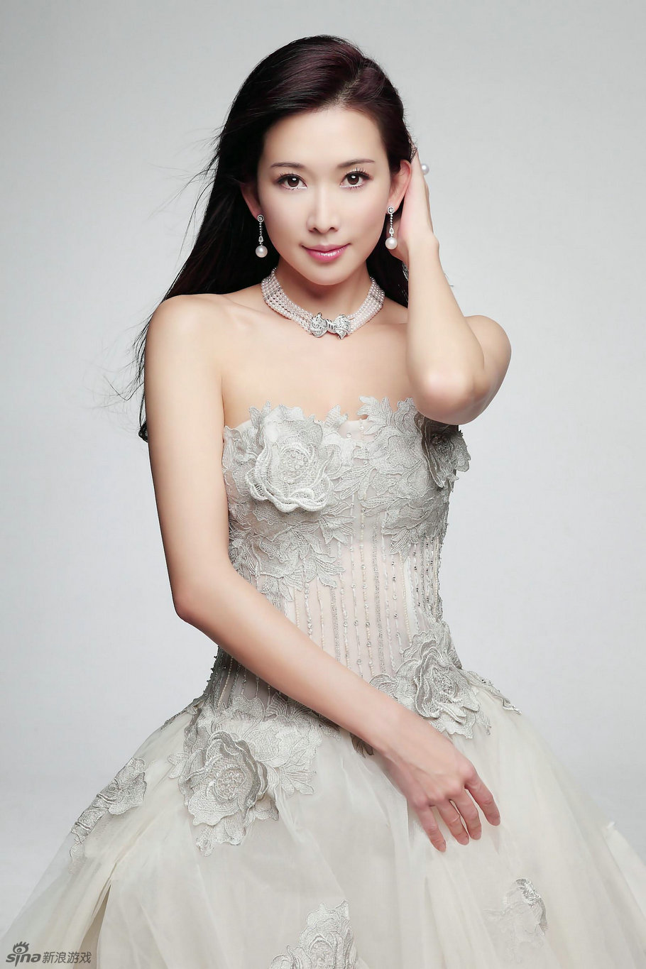 女神林志玲代言手游秀好身材