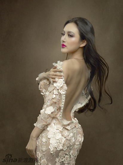 女星李艳冰宛若仙子 游戏代言大片引爆眼球