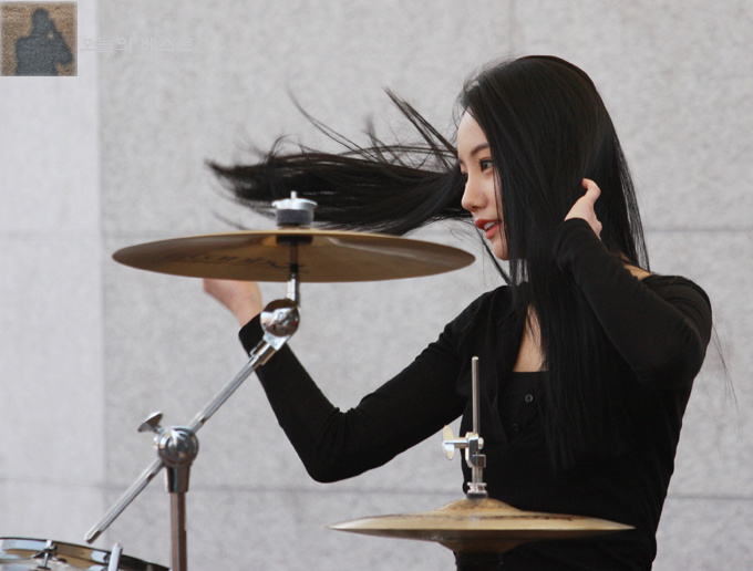 韩国女鼓手图片