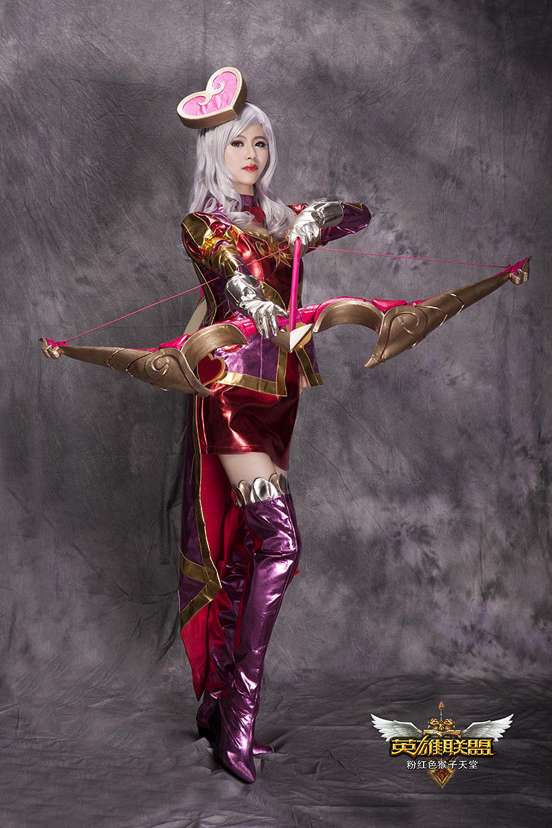 苏小妍cos性感女王寒冰射手