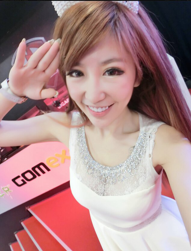 "球王"bella助阵手游开测