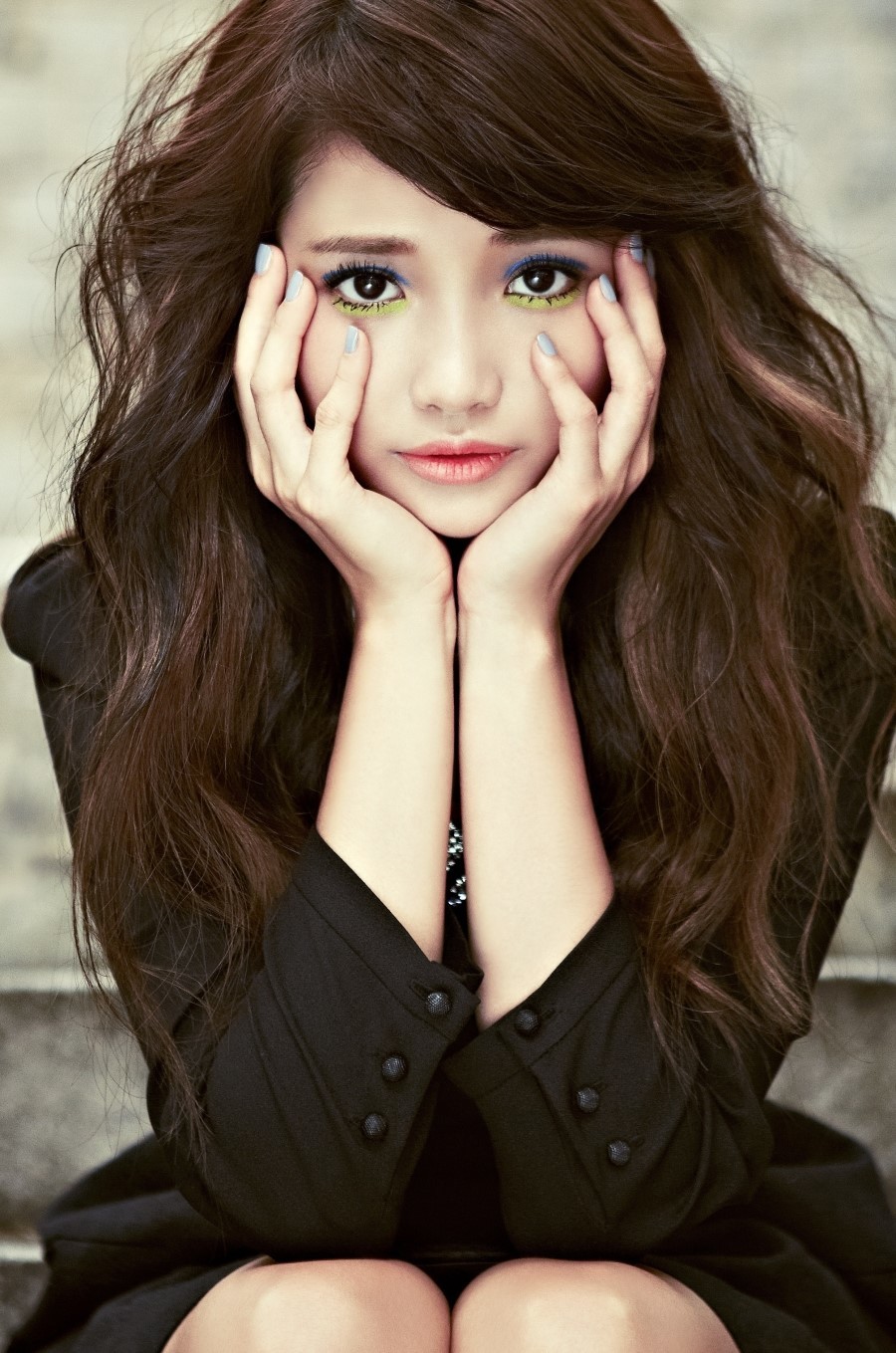 韩国美女河妍秀代言手游新作