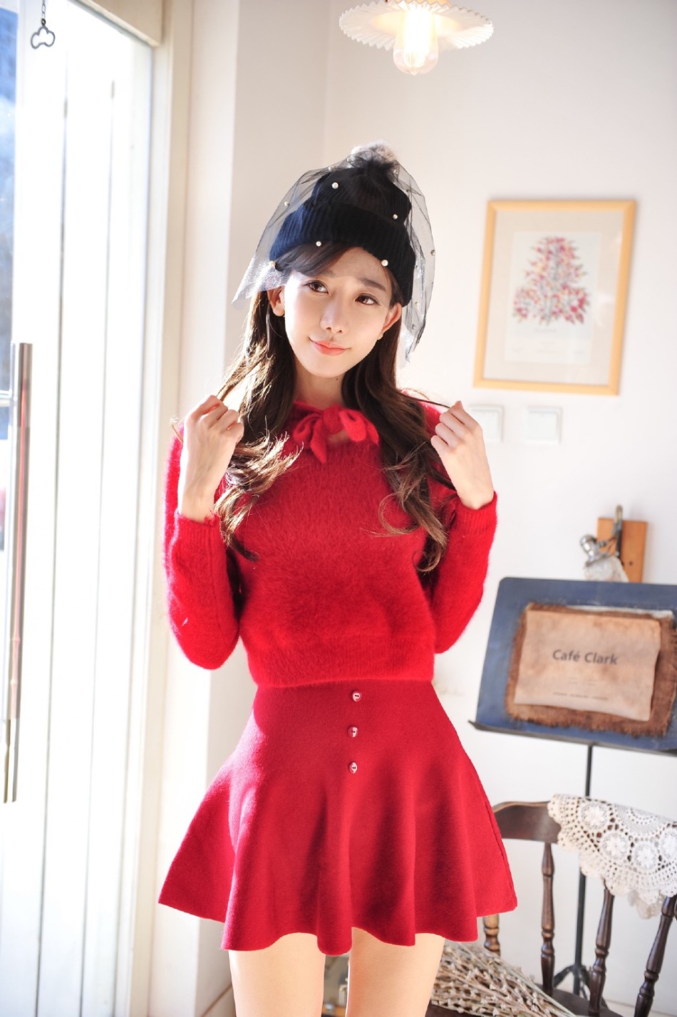 女神亲自上陈潇直播体验助阵游戏开服