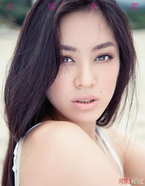 松冈李那代言 演绎游戏职业