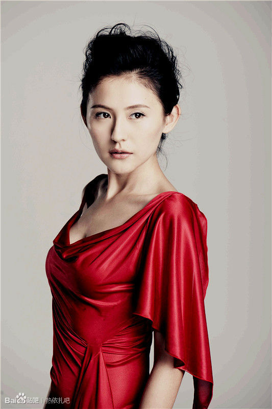 短发女神热依扎代言奇幻手游