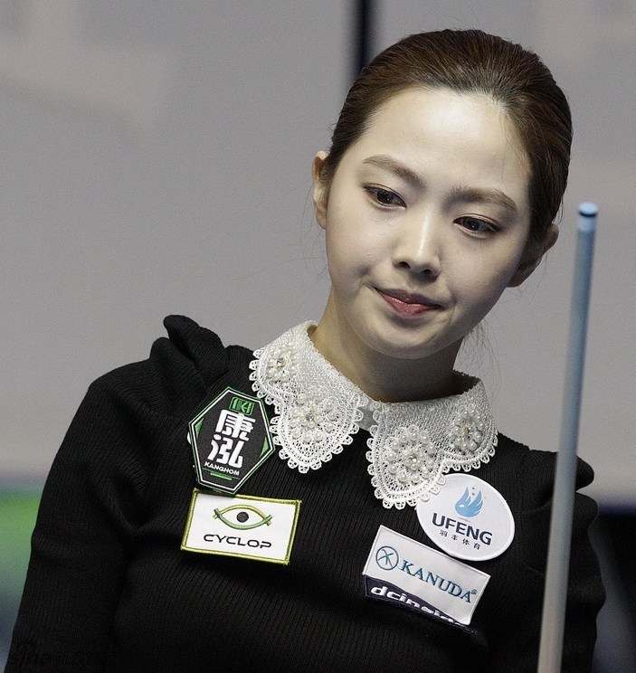 > 台球女神车侑蓝代言游戏 性感与可爱多风格融合