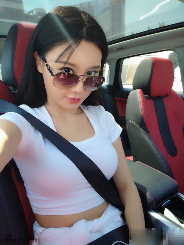 游戏代言 樊玲健身美照流出