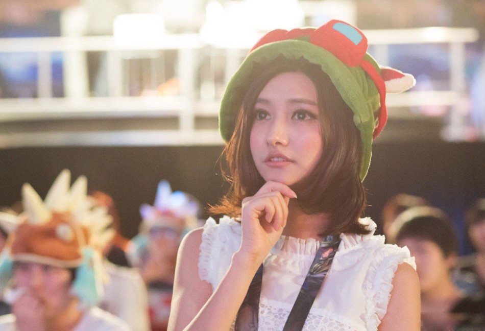 电竞女神miss代言手机游戏