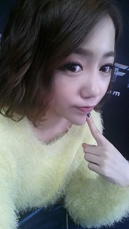 韩国电竞美女主持阿优私照 楚楚动人的美丽