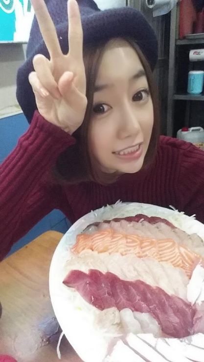 韩国电竞美女主持阿优私照楚楚动人的美丽