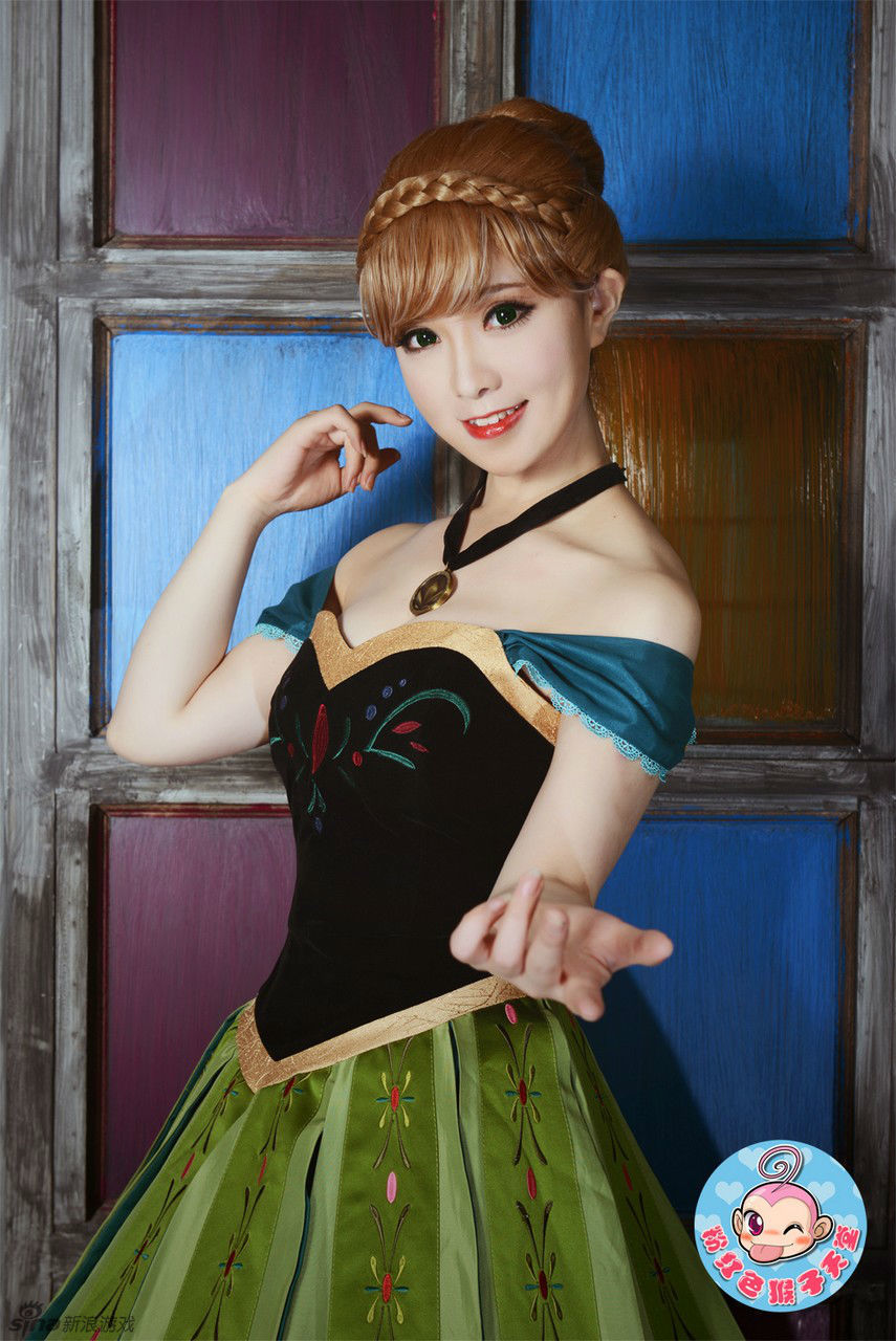 《冰雪奇缘》安娜精致完美cos
