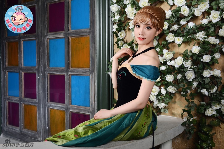 冰与雪的童话世界冰雪奇缘安娜cos