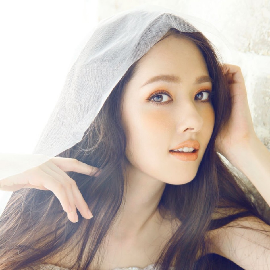 全民女神郭碧婷代言游戏笔记本