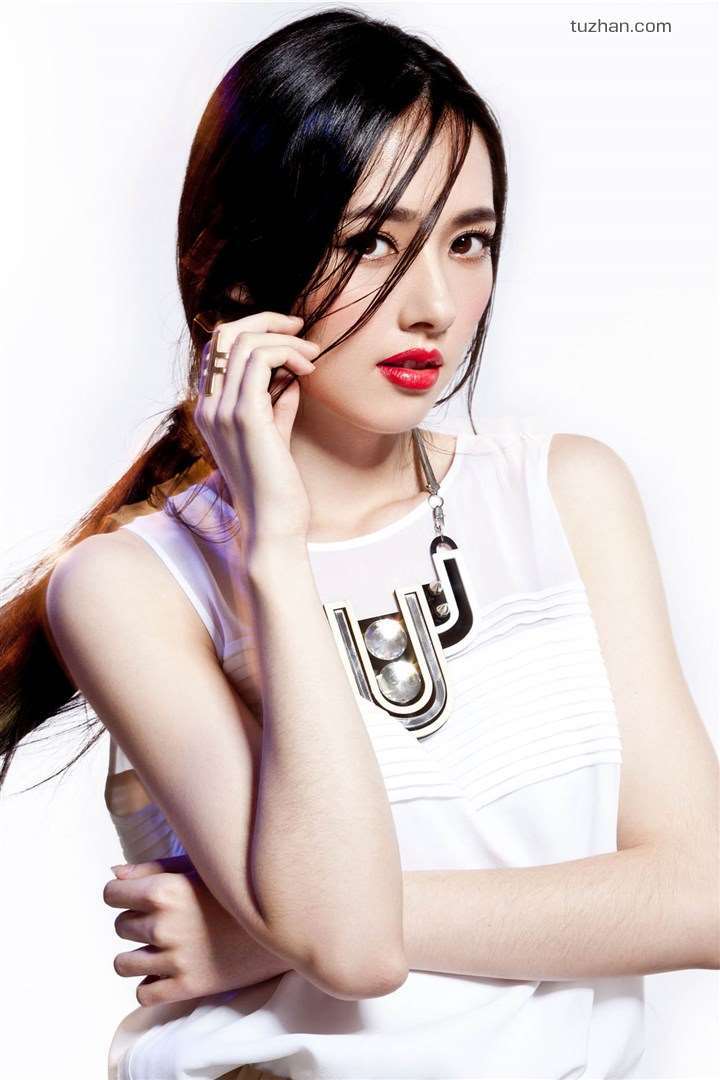 全民女神郭碧婷代言游戏笔记本