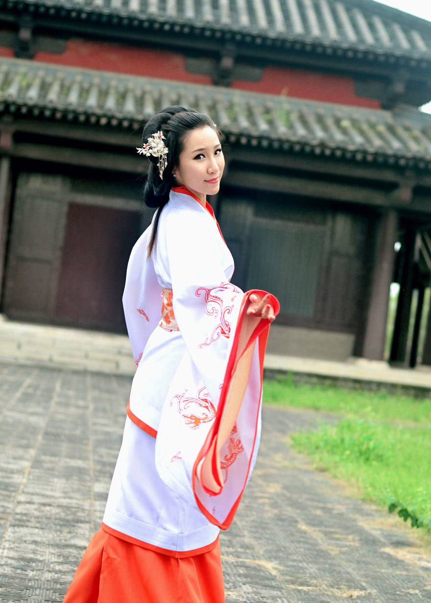 古风女神hita为游戏献唱人美音更美