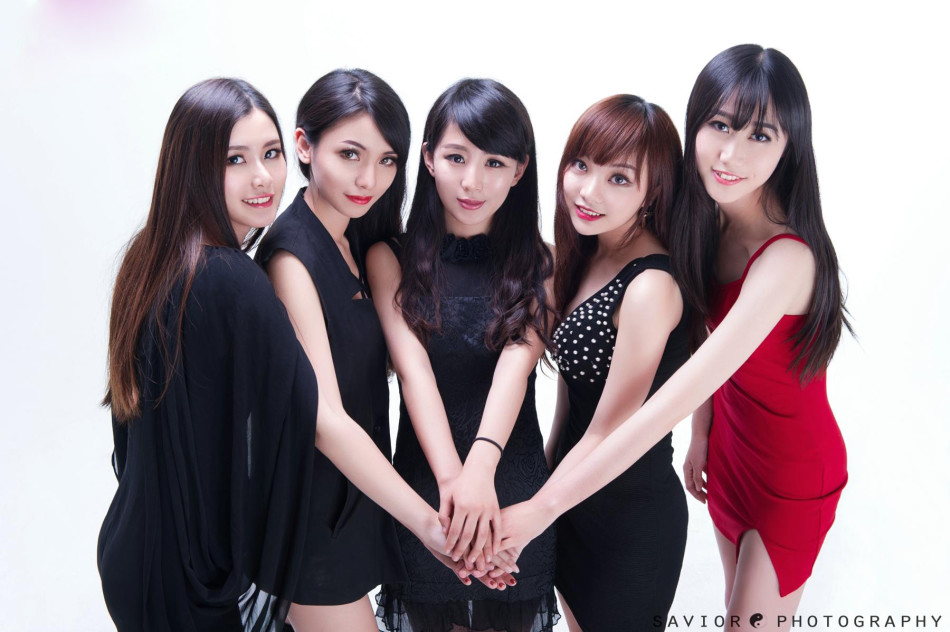 电竞战队美女选手的最新写真