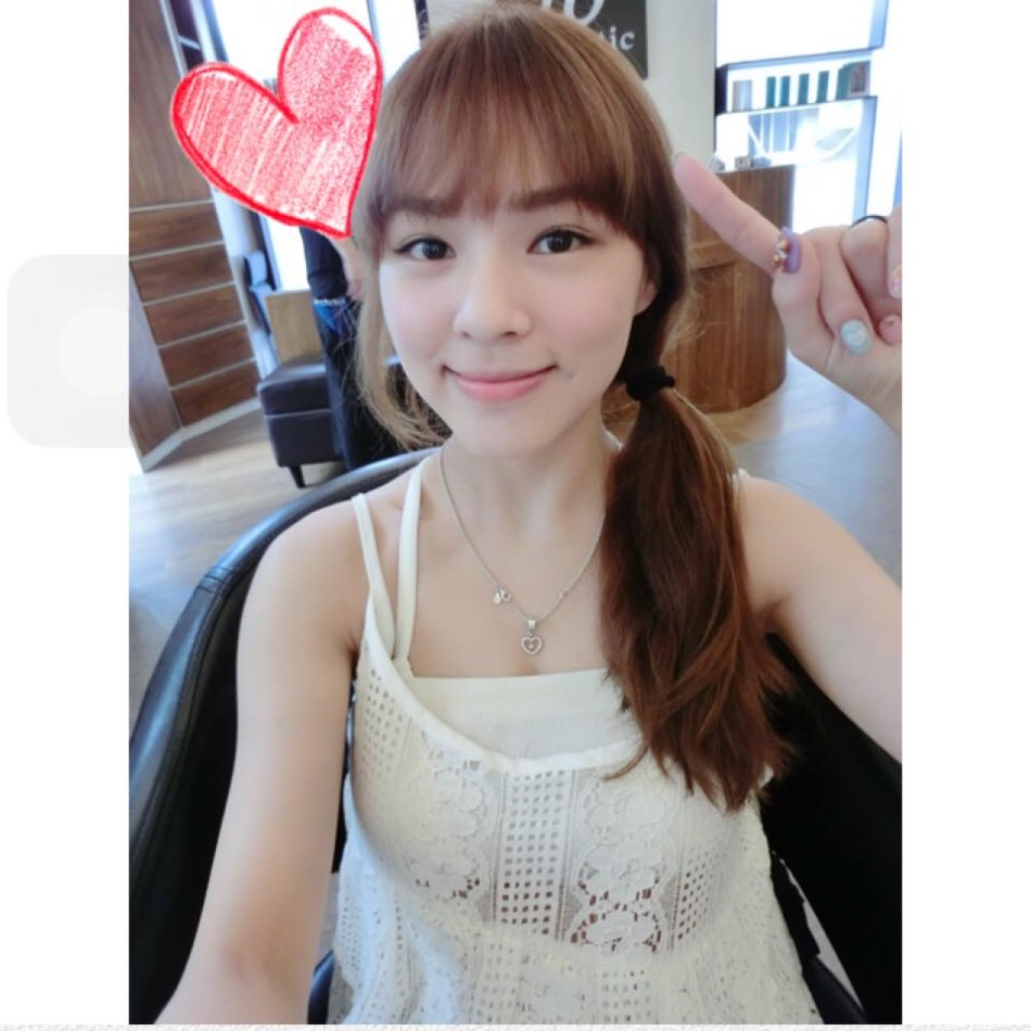 &nbsp;&nbsp; 被封为"台湾第一正(ju)妹(ru)"的g奶美女(熊熊)卓毓彤