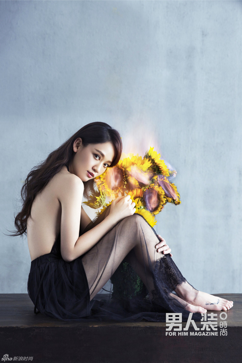 教主陈乔恩拍时尚大片深v诱惑