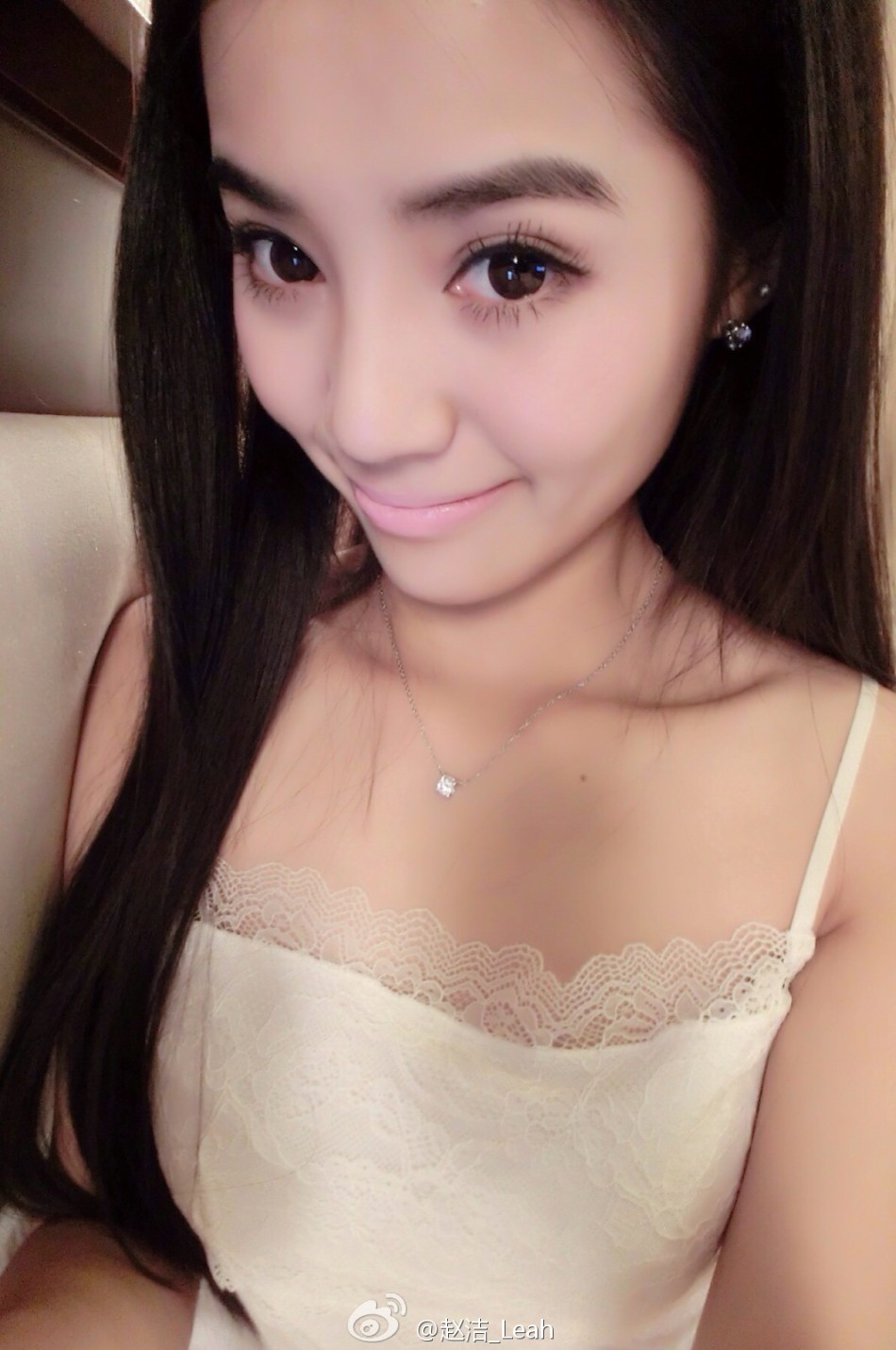 2014年10月18日当时刚拿到ti4世界冠军的xiao8与赵洁完婚,这对恋人一