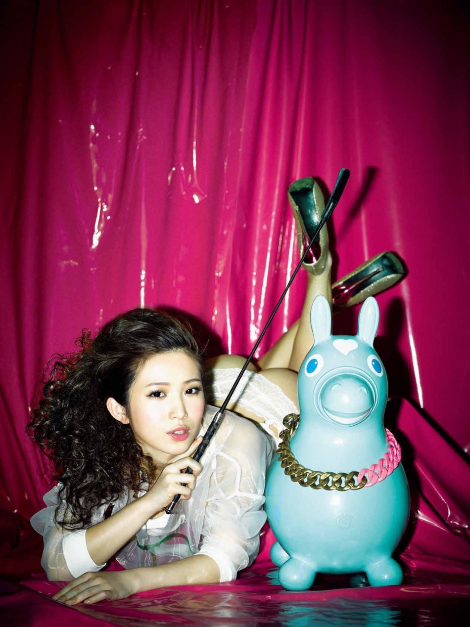 台湾话题女王鸡排妹出新写真