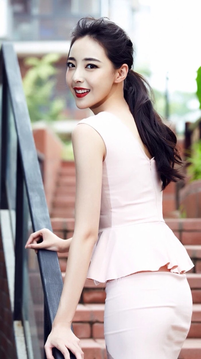 游戏开放性测试 代言人米露与全网玩家深度互动_高清图集_新浪网