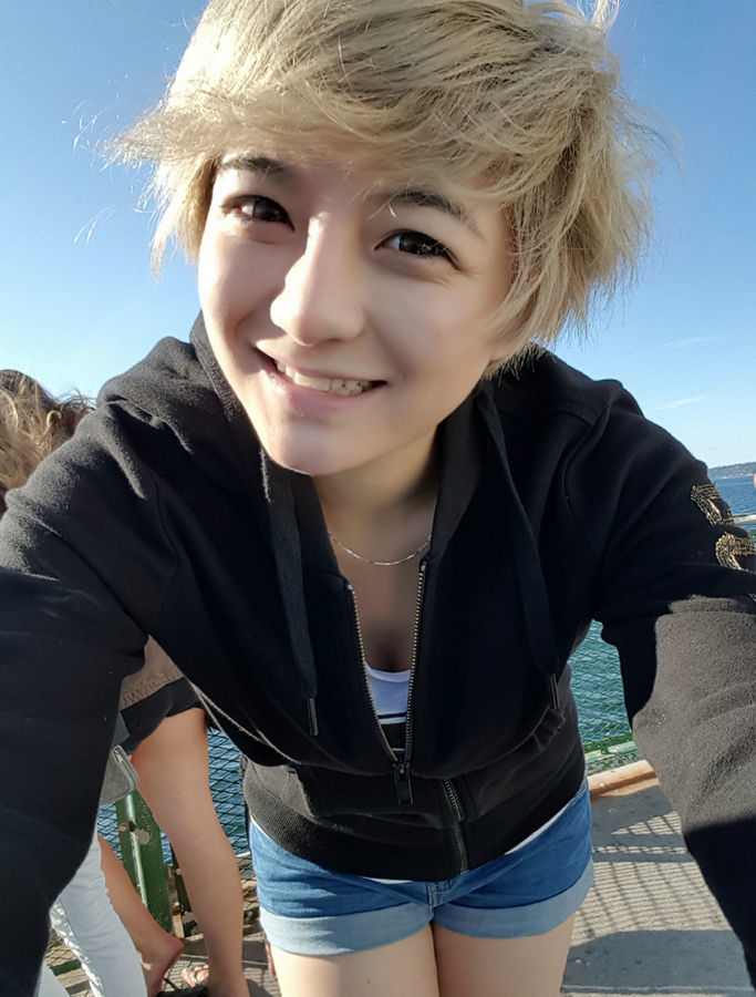 狐狸妈胡雅菁在西雅图解说期间,拍了不少自己的照片,有网友称狐狸妈